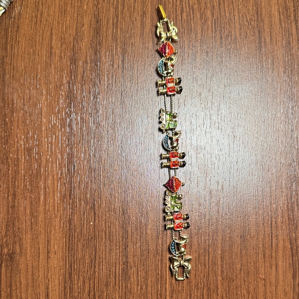Charming Gold Bracelet with Multicolor Accents